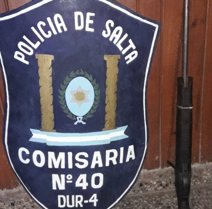 SALVADOR MAZZA: DEMORARON A DOS PERSONAS Y SECUESTRARON UN ARMA DE FUEGO: INTERVINO LA POLICÍA.
